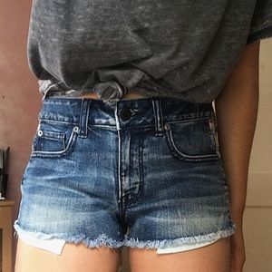 American Eagle shorts w/ side detail